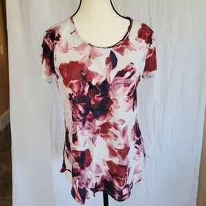 Simply Vera Vera Wang off white w/ Burgundy floral basic short sleeve t shirt S